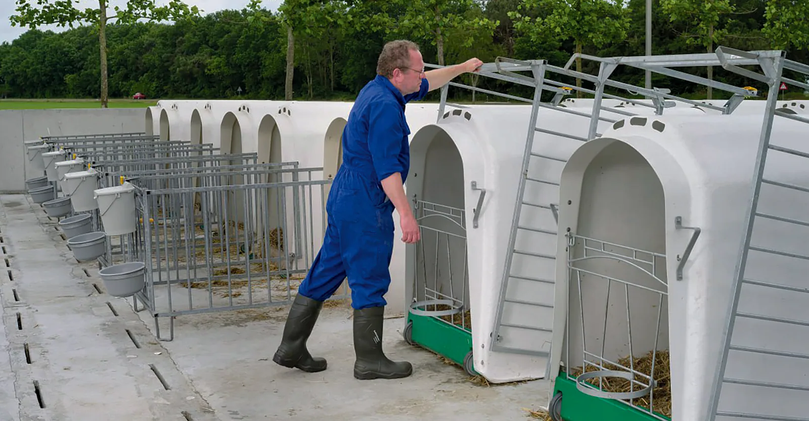 VDK Agri Plus — Individual and pair outdoor hutches